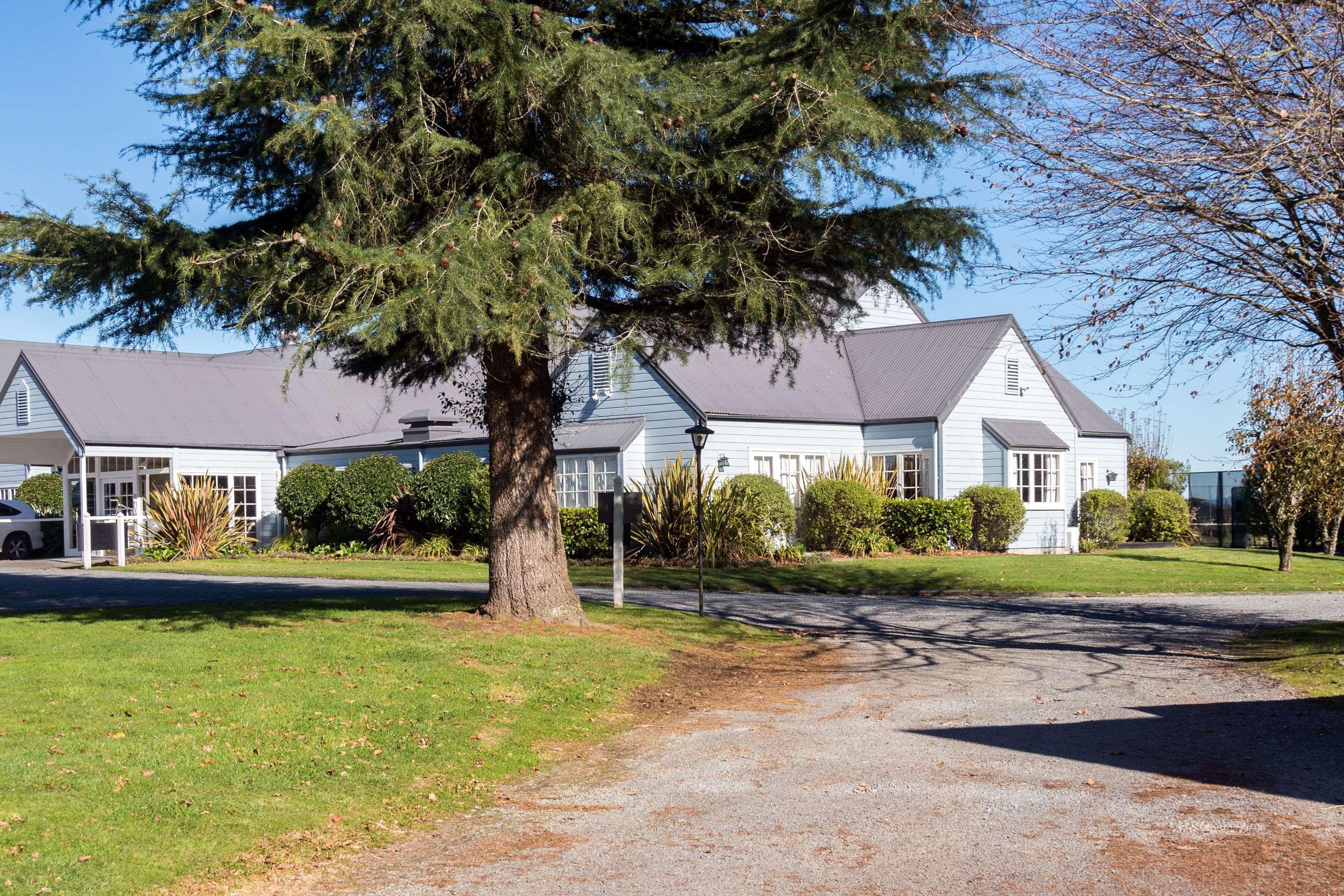Huka Falls Resort Taupo Exterior photo The former school buildings at the former site